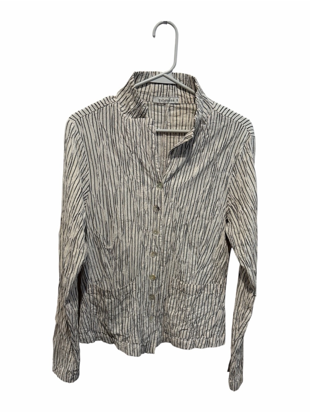 Cut loose cream gray stripe crinkle texture long sleeve button down top Medium